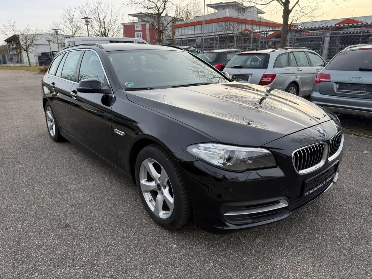 BMW 520 5 Touring 520 d, 2te Hand, Tüv neu! Schwarz - 1