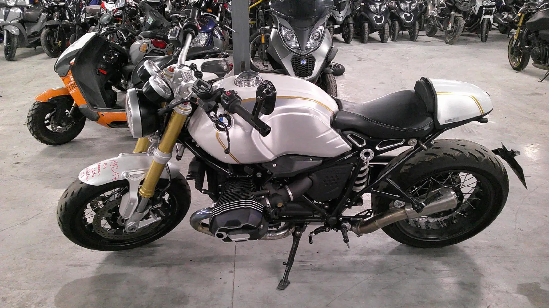 BMW R nineT - 1