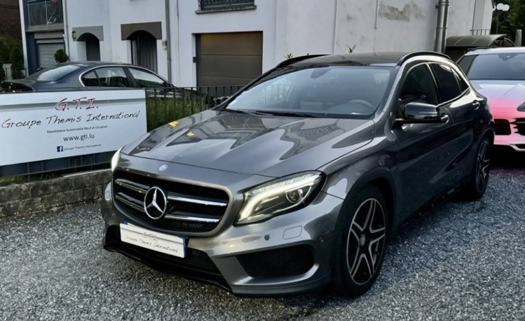 Mercedes-Benz GLA 180 AMG Line - 1