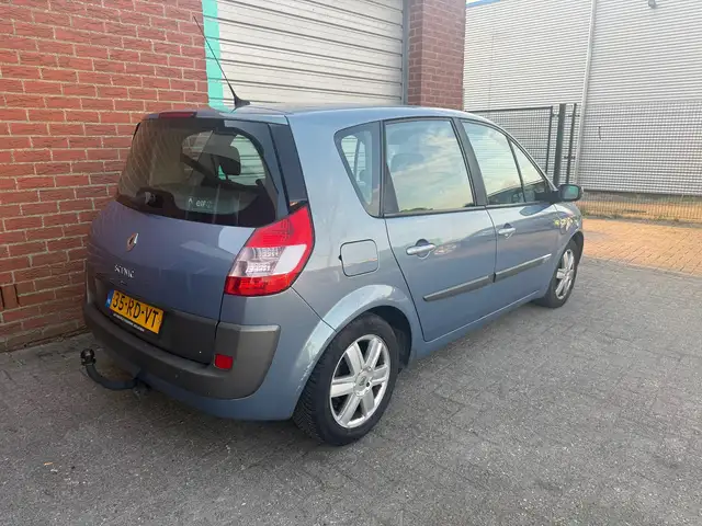 Renault Scenic view 3