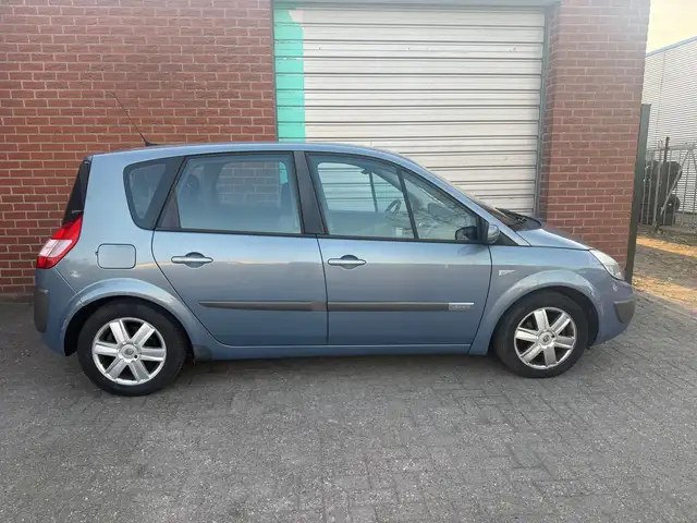 Renault Scenic view 11