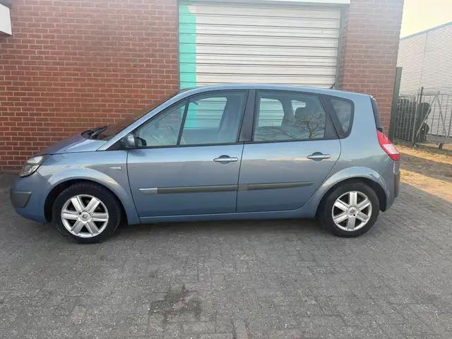 Renault Scenic view 10