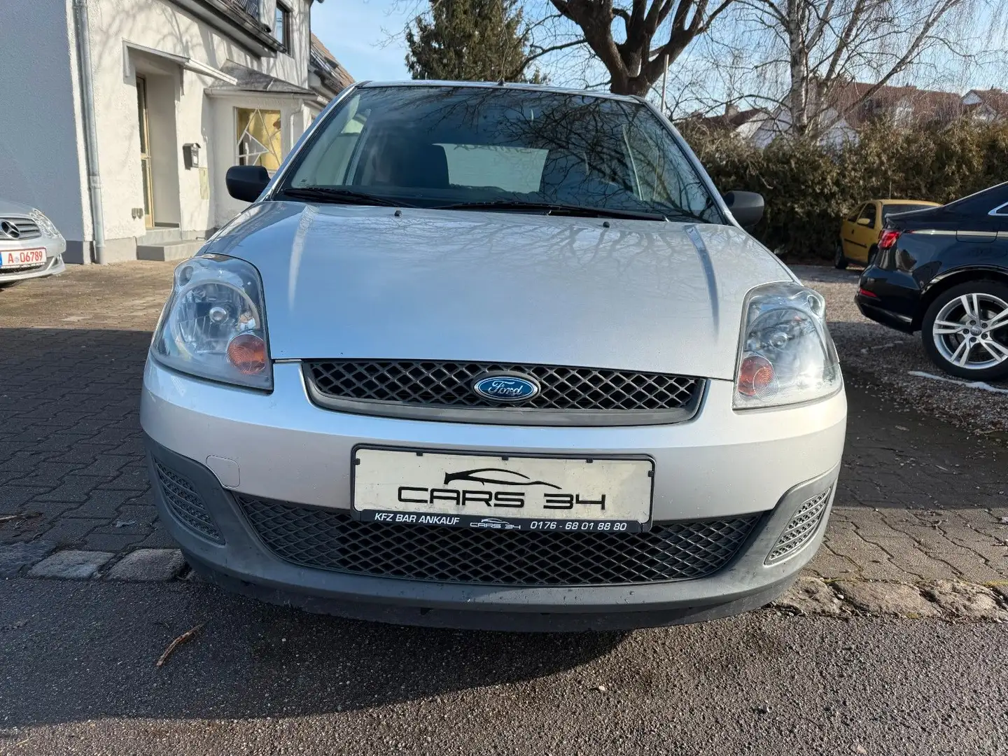 Ford Fiesta Ambiente Silber - 2