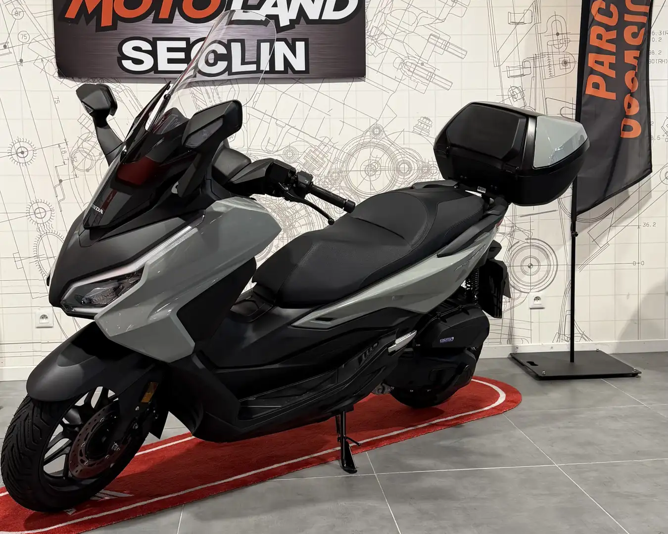 Honda Forza 125 Gris - 1