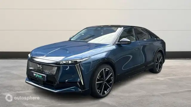 DS Automobiles N°8