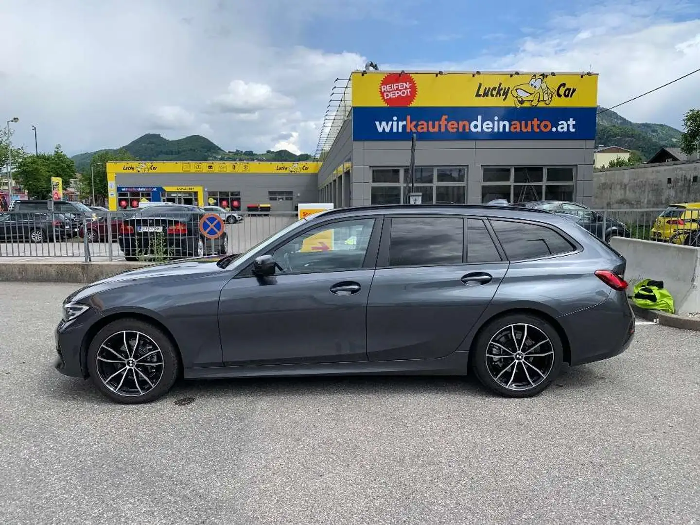 BMW 318 318d 48 V Mildhybrid Touring Aut. *Vollausstattung* Grau - 2
