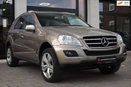 Mercedes-Benz ML 350 M-klasse ML350|Camera|PDC|Pano|V6|Leer