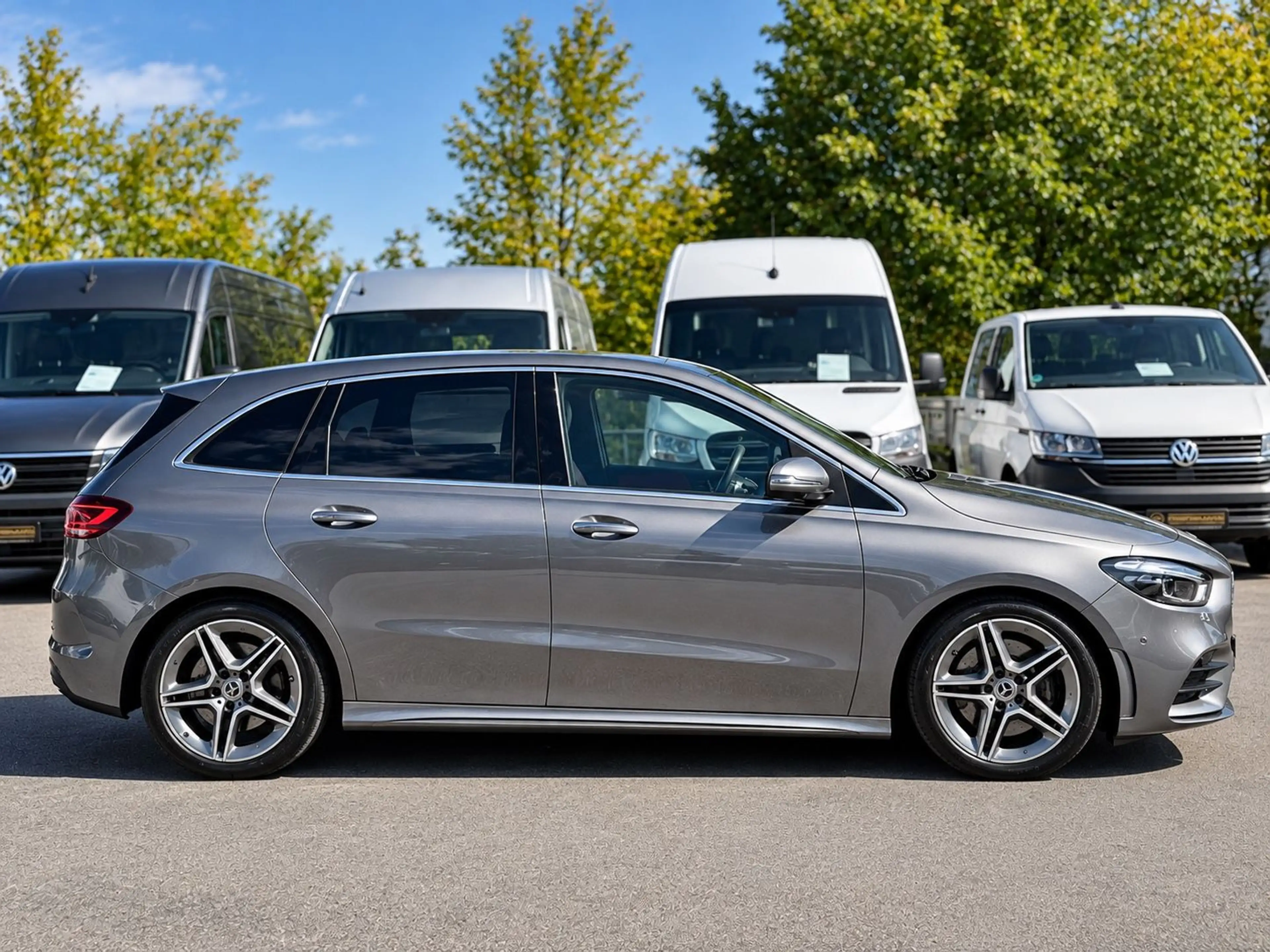 Mercedes-Benz B 220 d AMG LINE NIGHT DISTRO MBUX PANO 360° HUD — photo 4