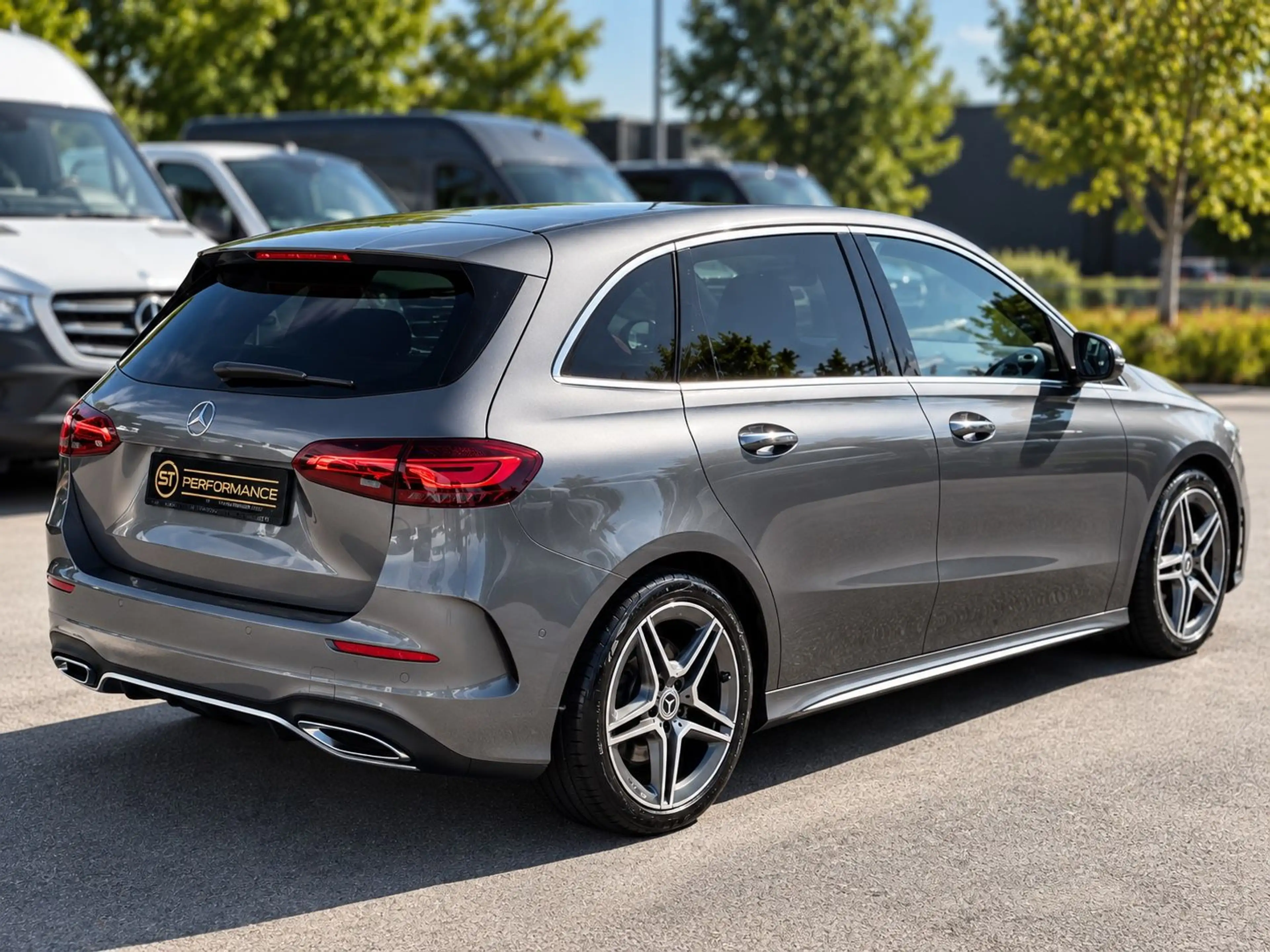 Mercedes-Benz B 220 d AMG LINE NIGHT DISTRO MBUX PANO 360° HUD — photo 5