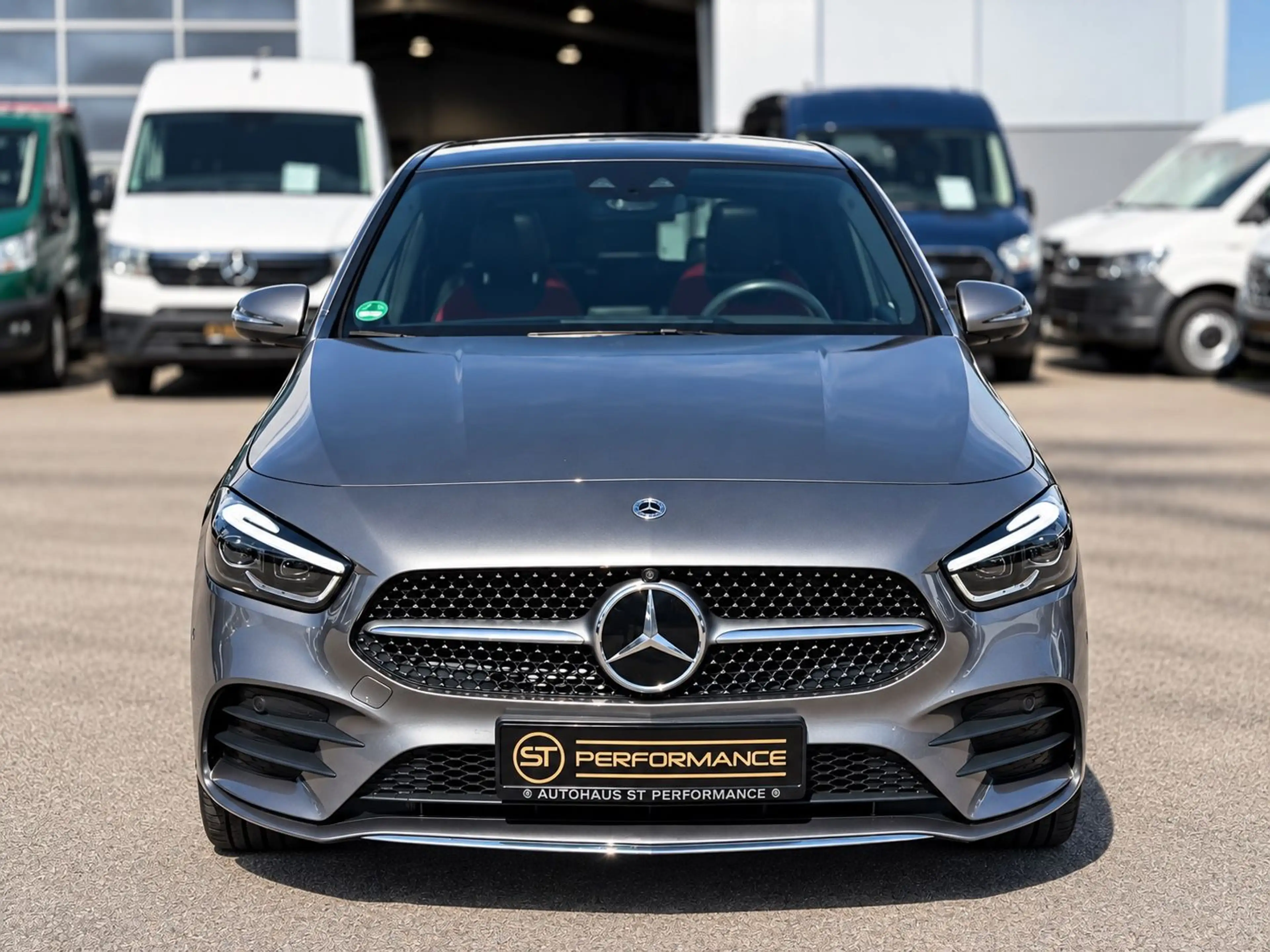 Mercedes-Benz B 220 d AMG LINE NIGHT DISTRO MBUX PANO 360° HUD — photo 2