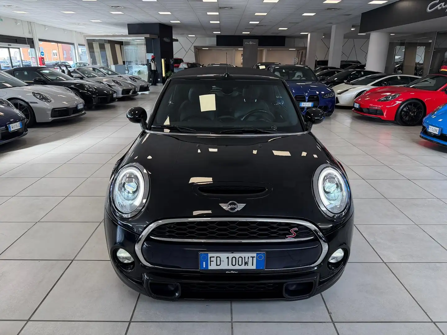 MINI Cooper SD Cabrio 2.0 Schwarz - 2