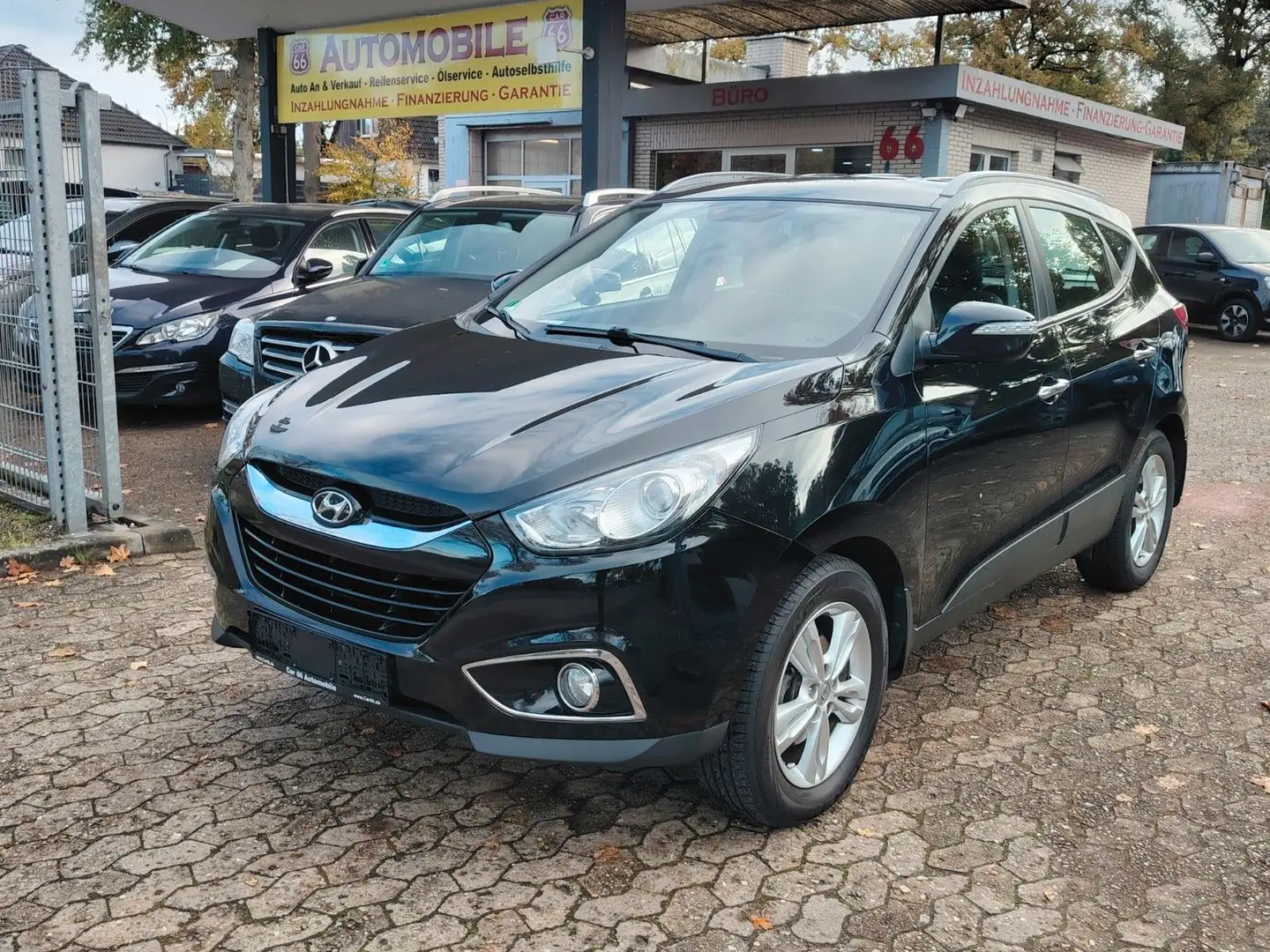 Hyundai iX35 Comfort 2WD / Klimaautomatik / Schwarz - 1