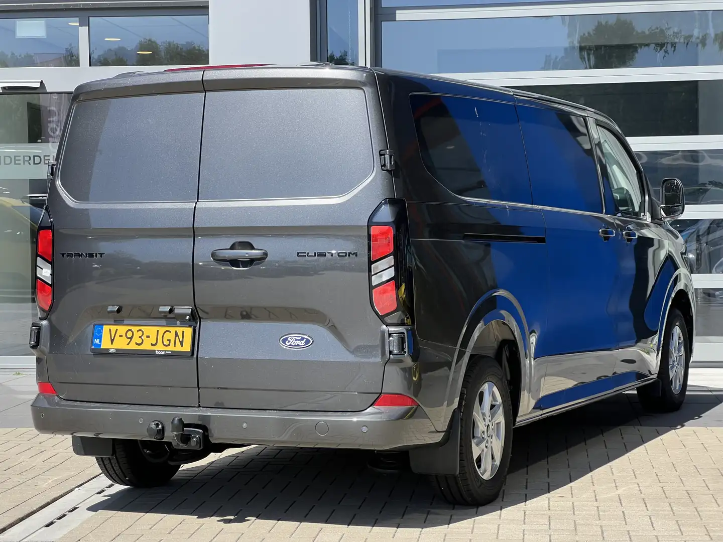 Ford Transit Custom 320 L2H1 136 PK Limited | BPM vrij | Trekhaak | Na Grijs - 2