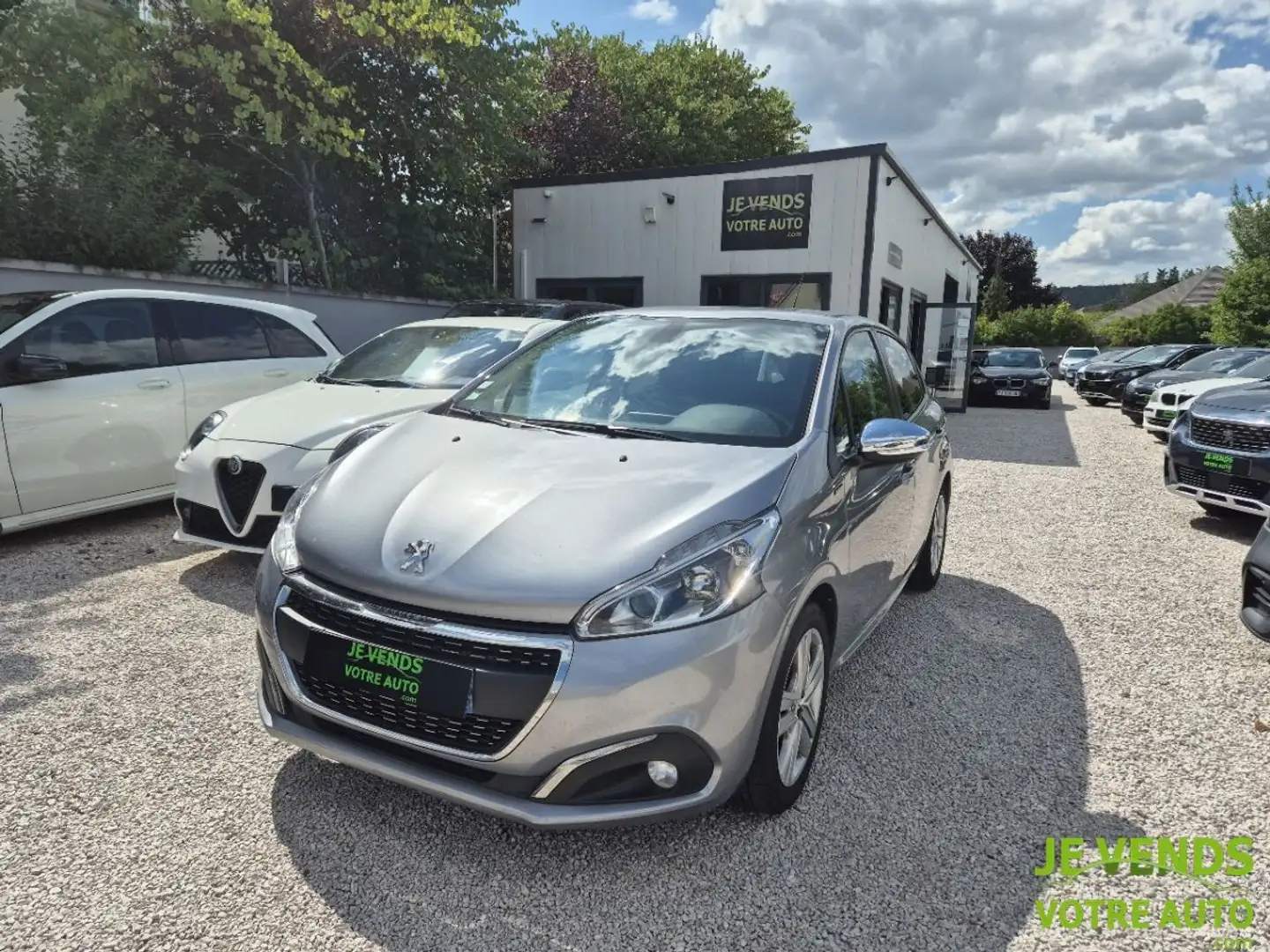 Peugeot 208 1.2 PureTech 82ch Signature 5p Grau - 1