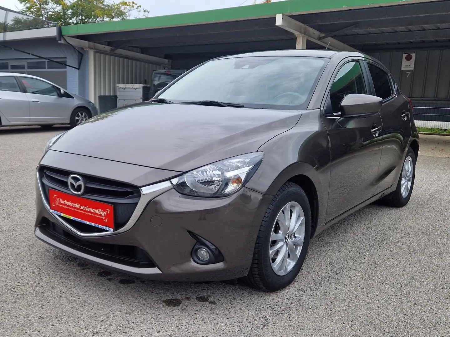 Mazda 2 G90 Attraction Beige - 1