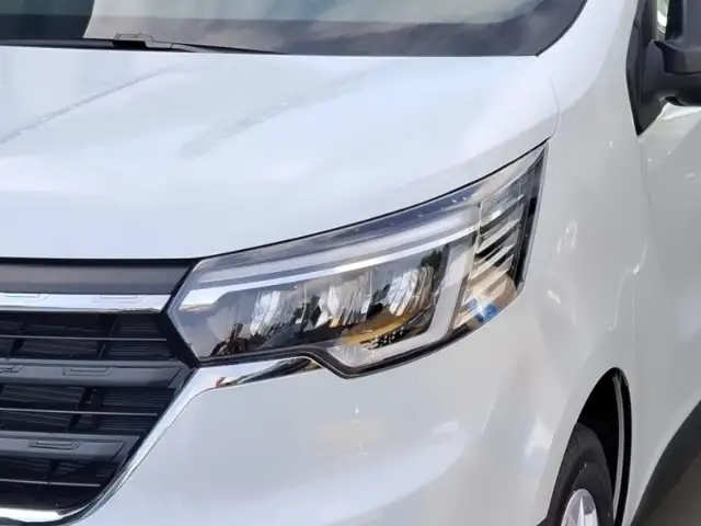 Renault Trafic view 5