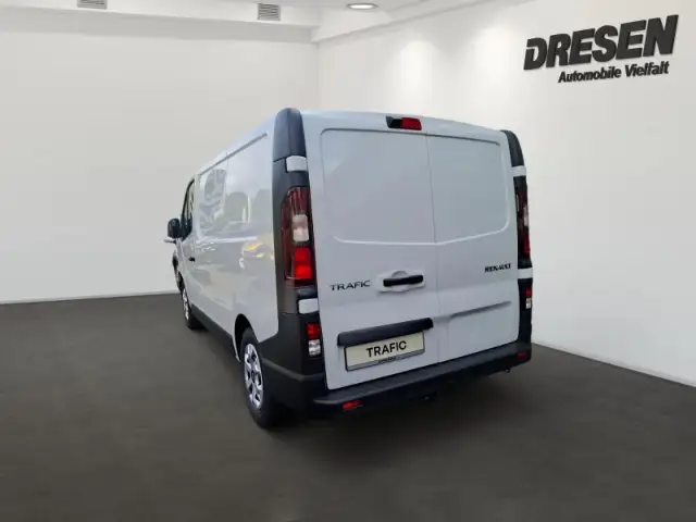 Renault Trafic view 4