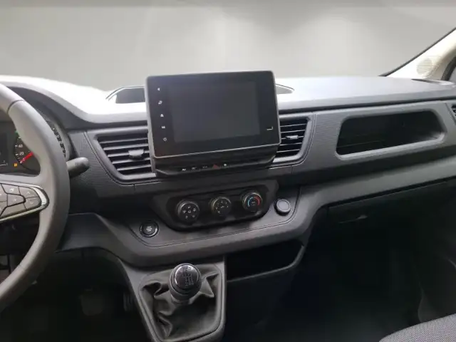 Renault Trafic view 9