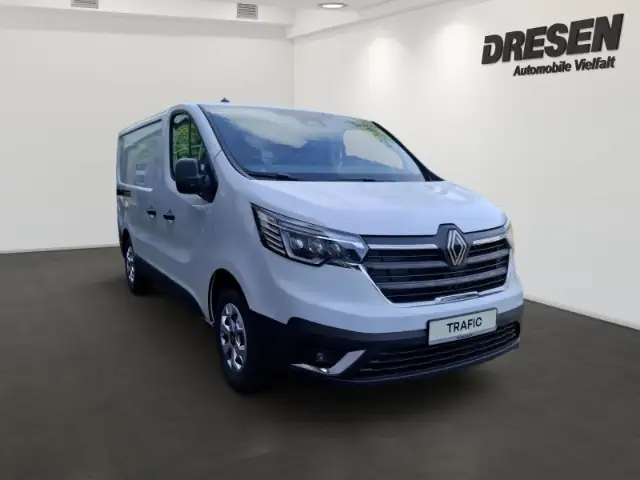 Renault Trafic view 2