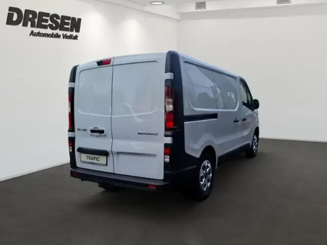 Renault Trafic view 3