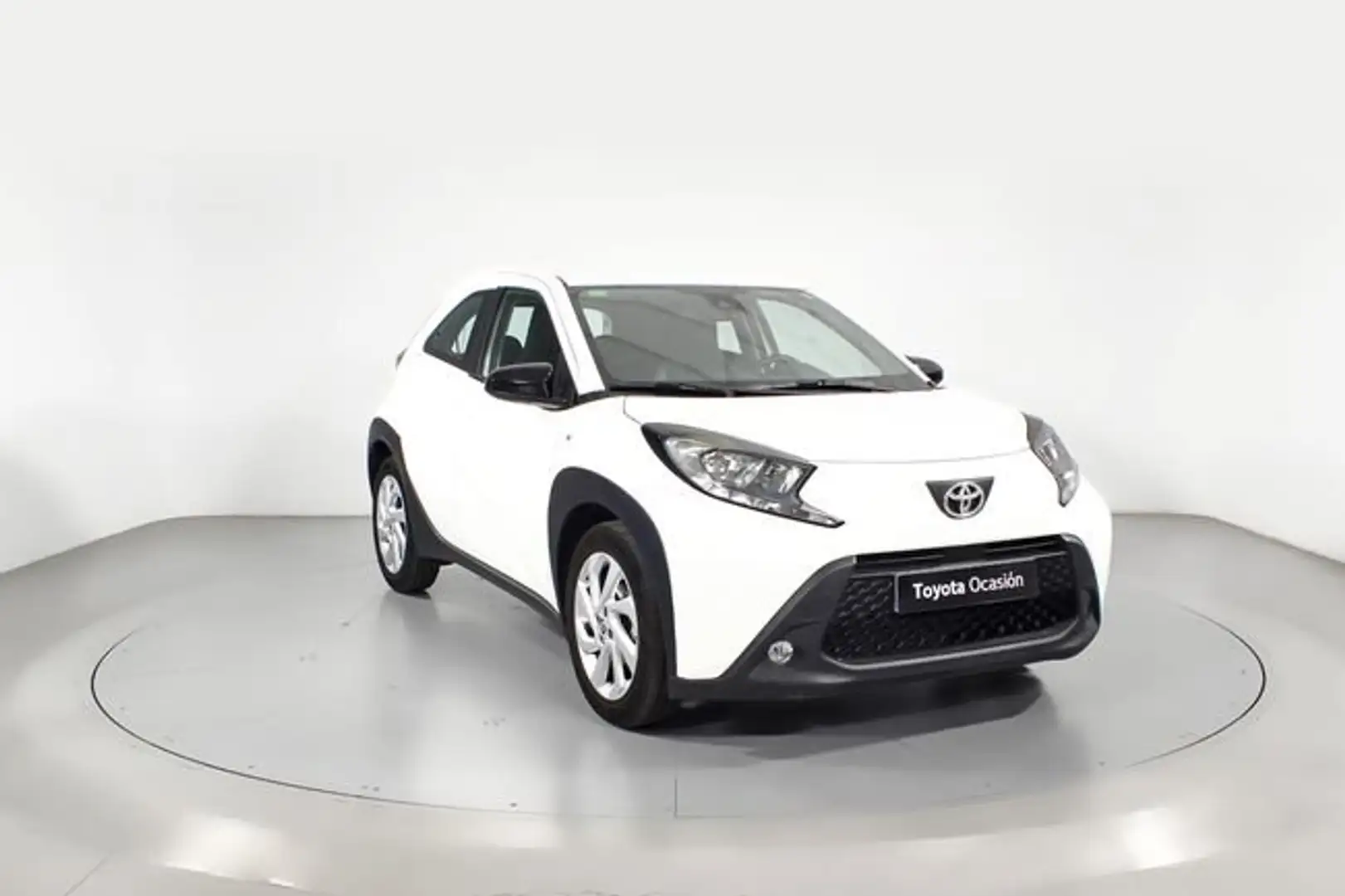 Toyota Aygo X 1.0 VVT-I PLAY 5P Blanco - 1