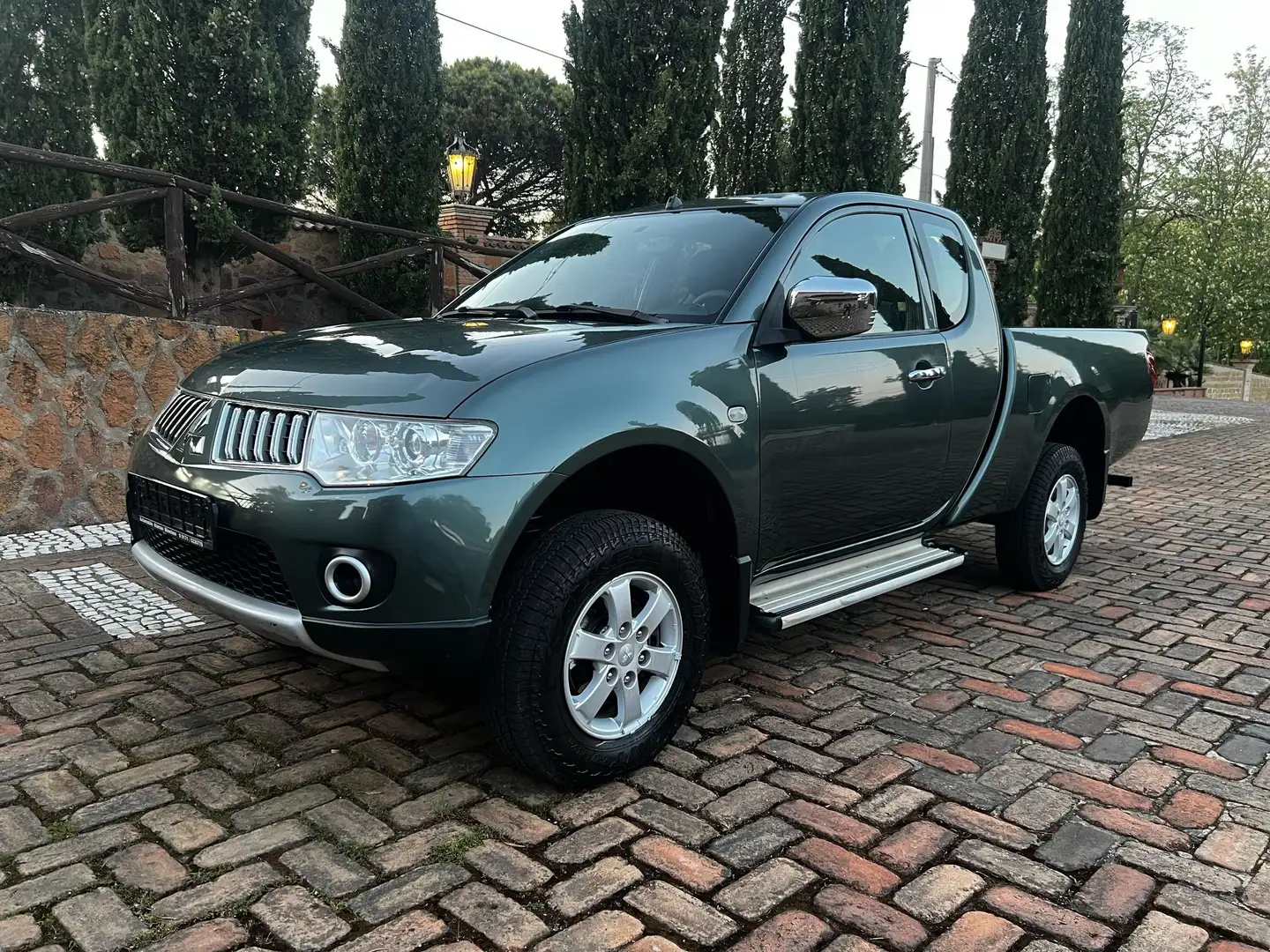 Mitsubishi L200 AUTOCARRO GANCIO TRAINO Verde - 1