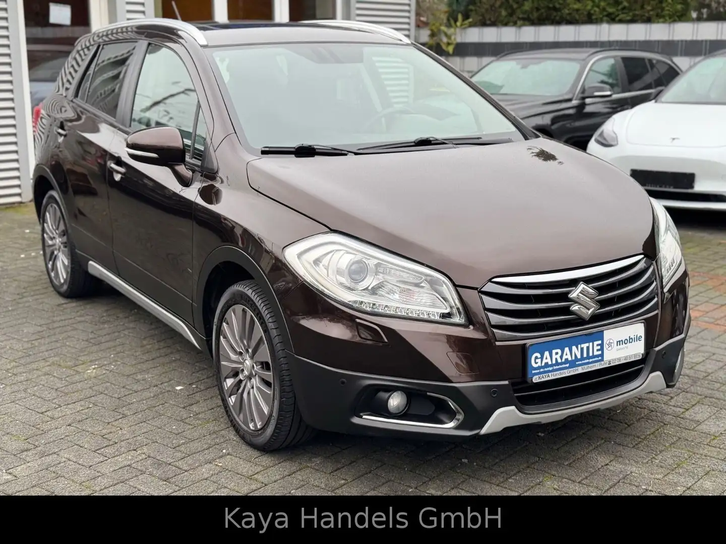 Suzuki (SX4) S-Cross Leder/Navi/Kamera/Panorama Maro - 2