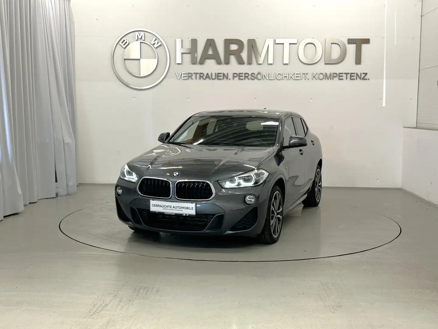 BMW X2 xDrive18d *Modell M-Sport* Grau - 2