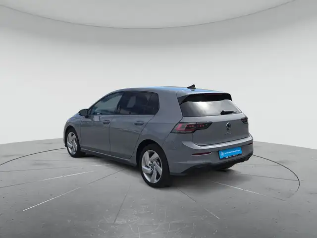 Volkswagen Golf view 3