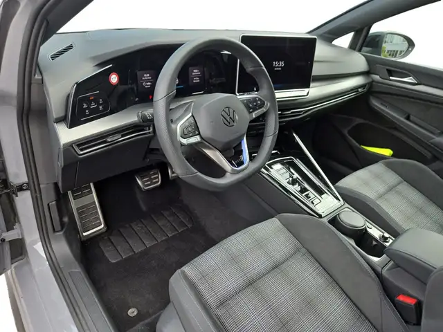 Volkswagen Golf view 4