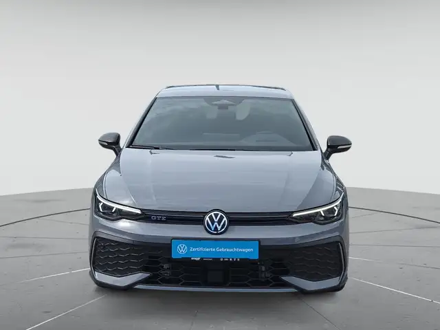 Volkswagen Golf view 2