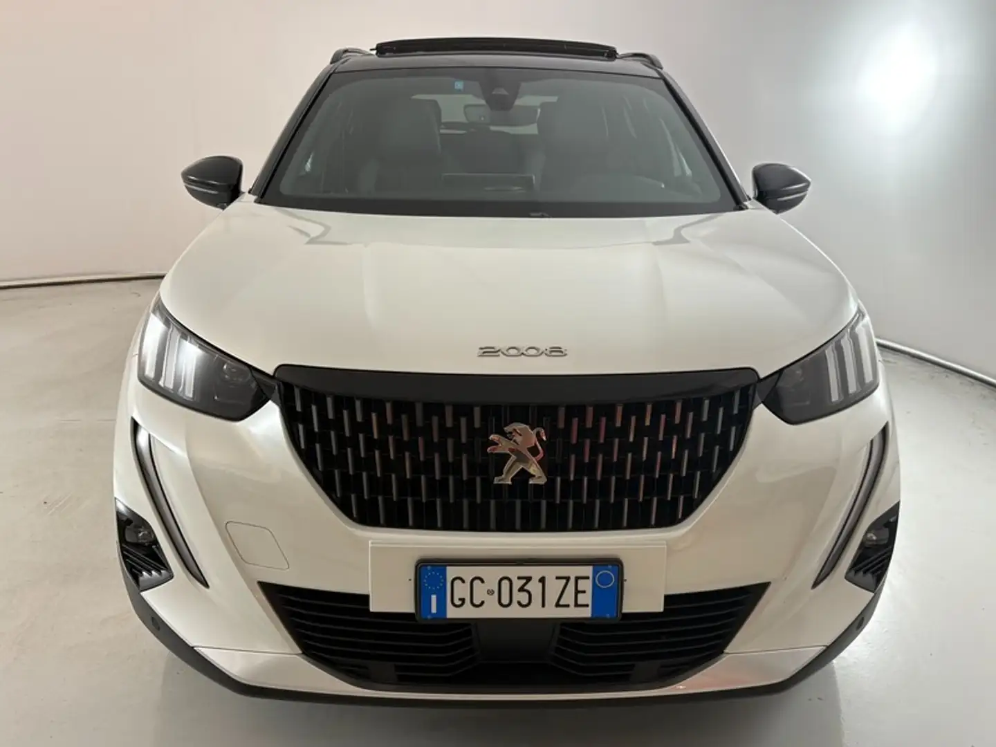 Peugeot 2008 1.2 PureTech GT Line Blanc - 2