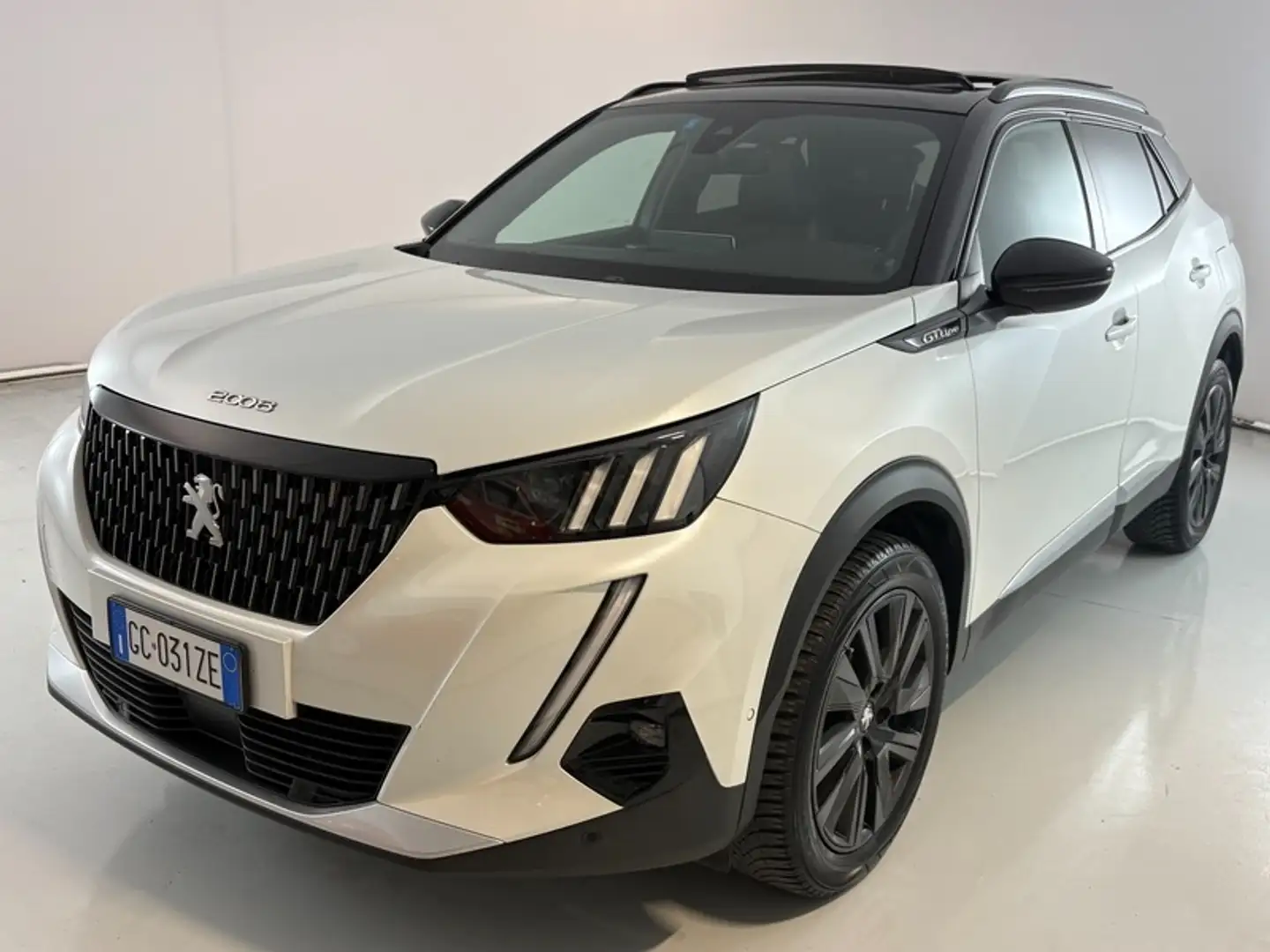 Peugeot 2008 1.2 PureTech GT Line Blanc - 1