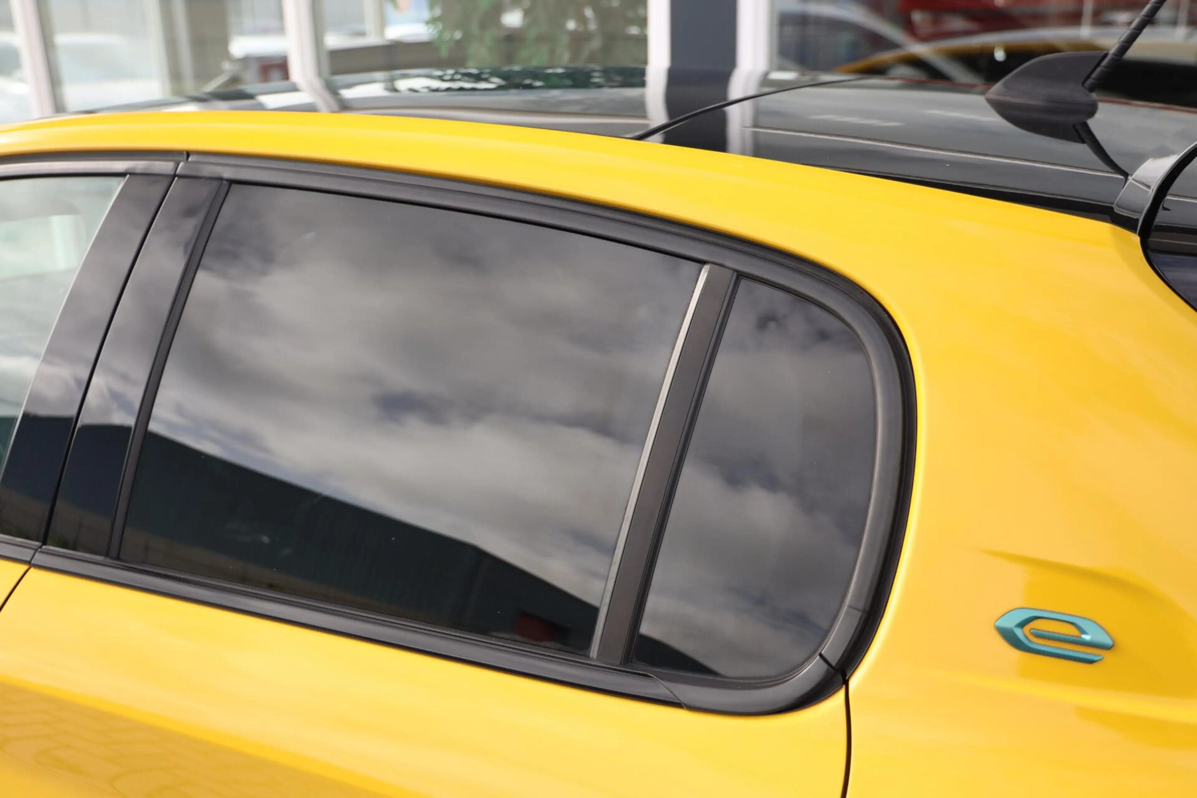 Peugeot e-208 EV GT 350 50 kWh|Pano|Stoelverwarming|Camera|Apple — photo 11