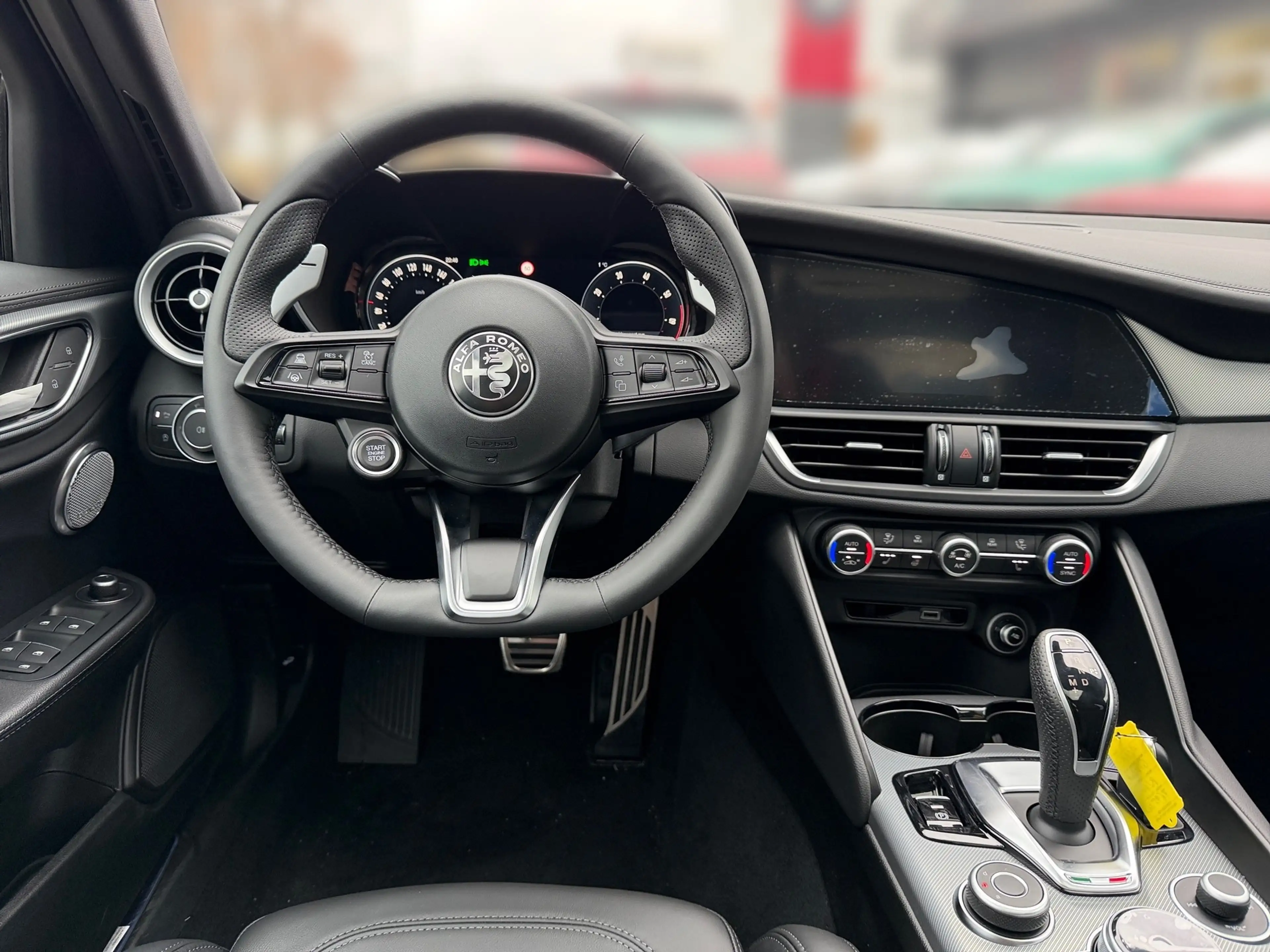Alfa Romeo Giulia Veloce Q4| Pano | Technologie-Paket — photo 10
