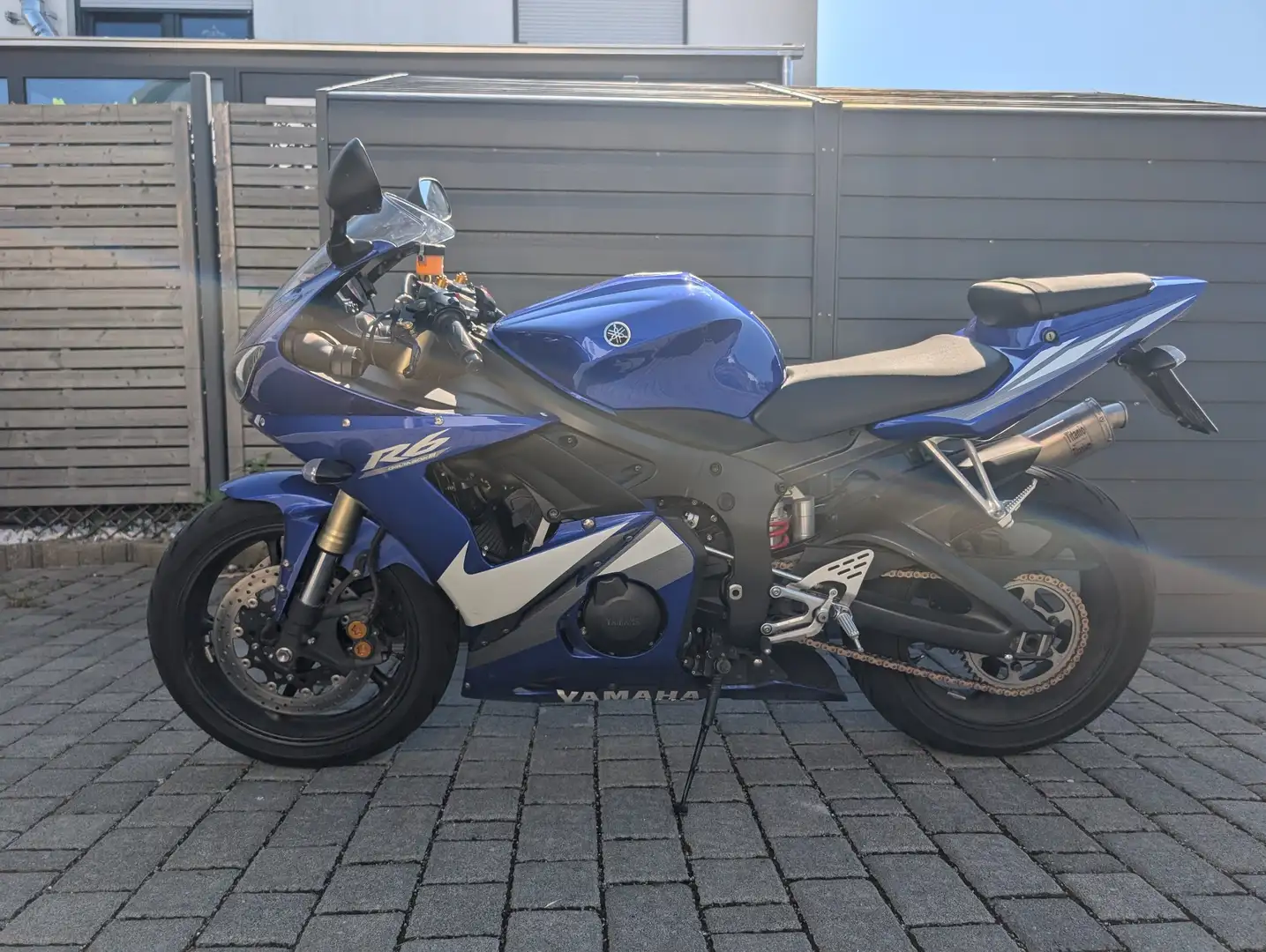 Yamaha YZF-R6 Blau - 1