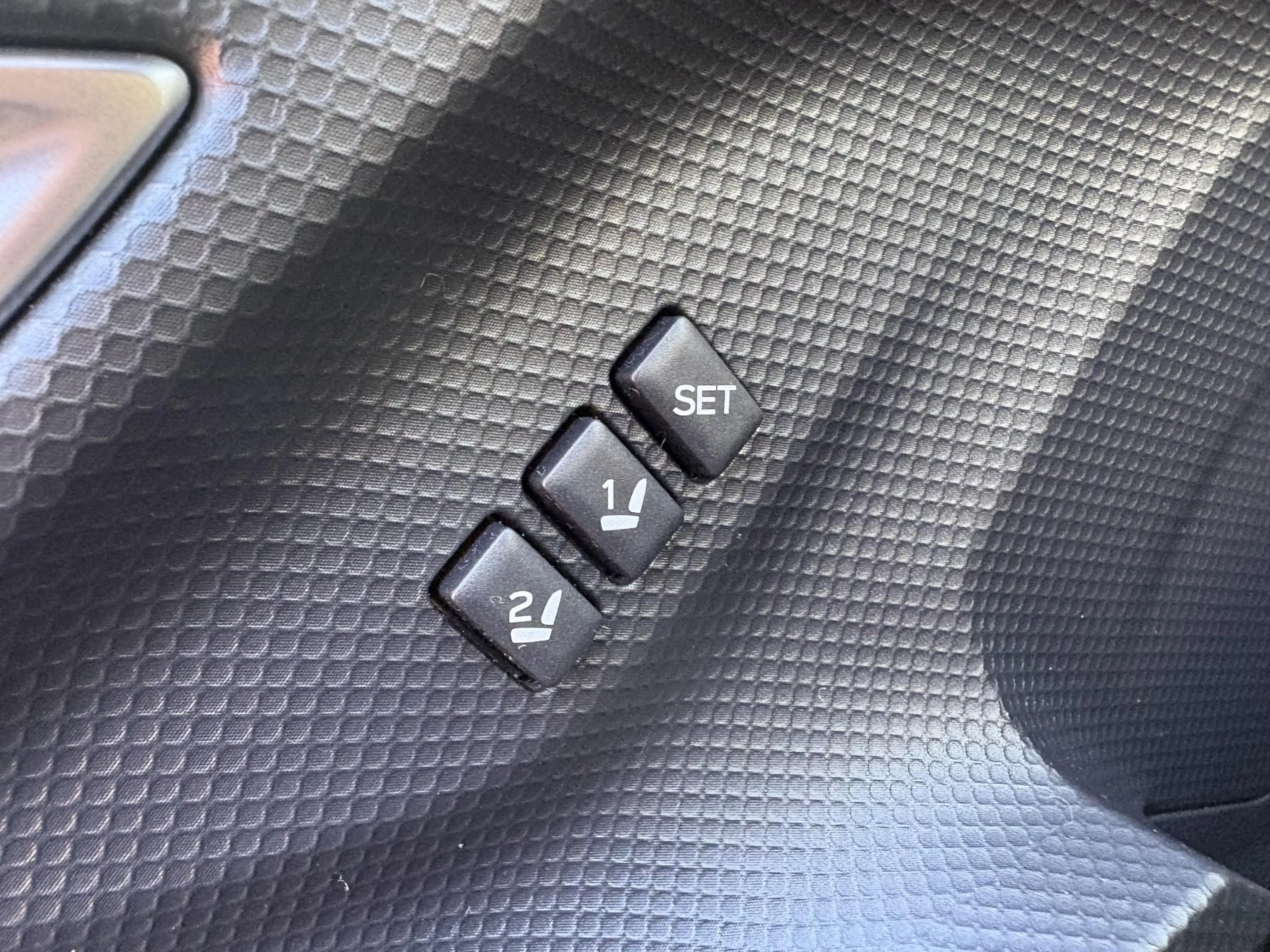 Subaru Forester 2.0i e-BOXER Luxury — photo 22