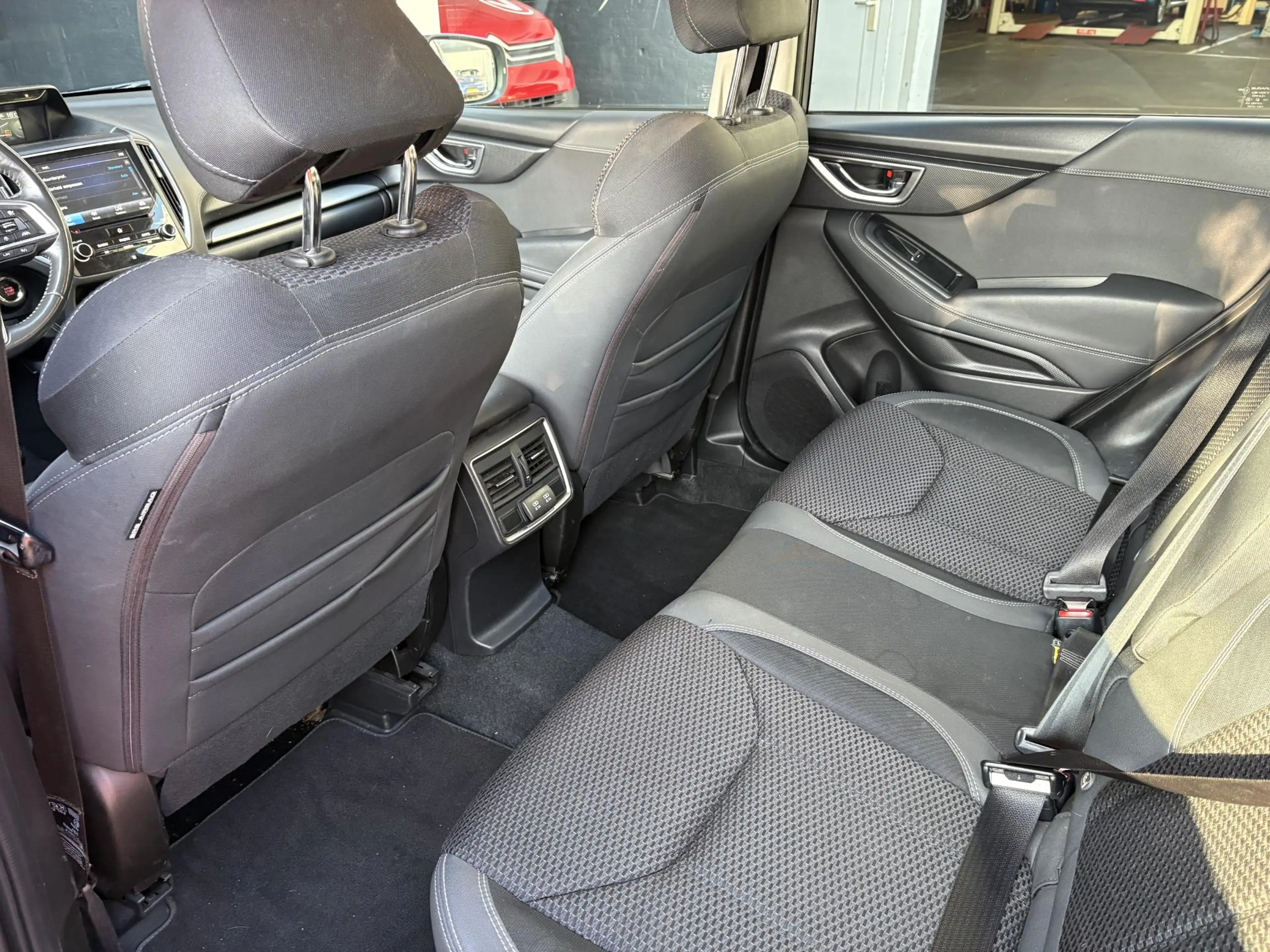 Subaru Forester 2.0i e-BOXER Luxury — photo 19