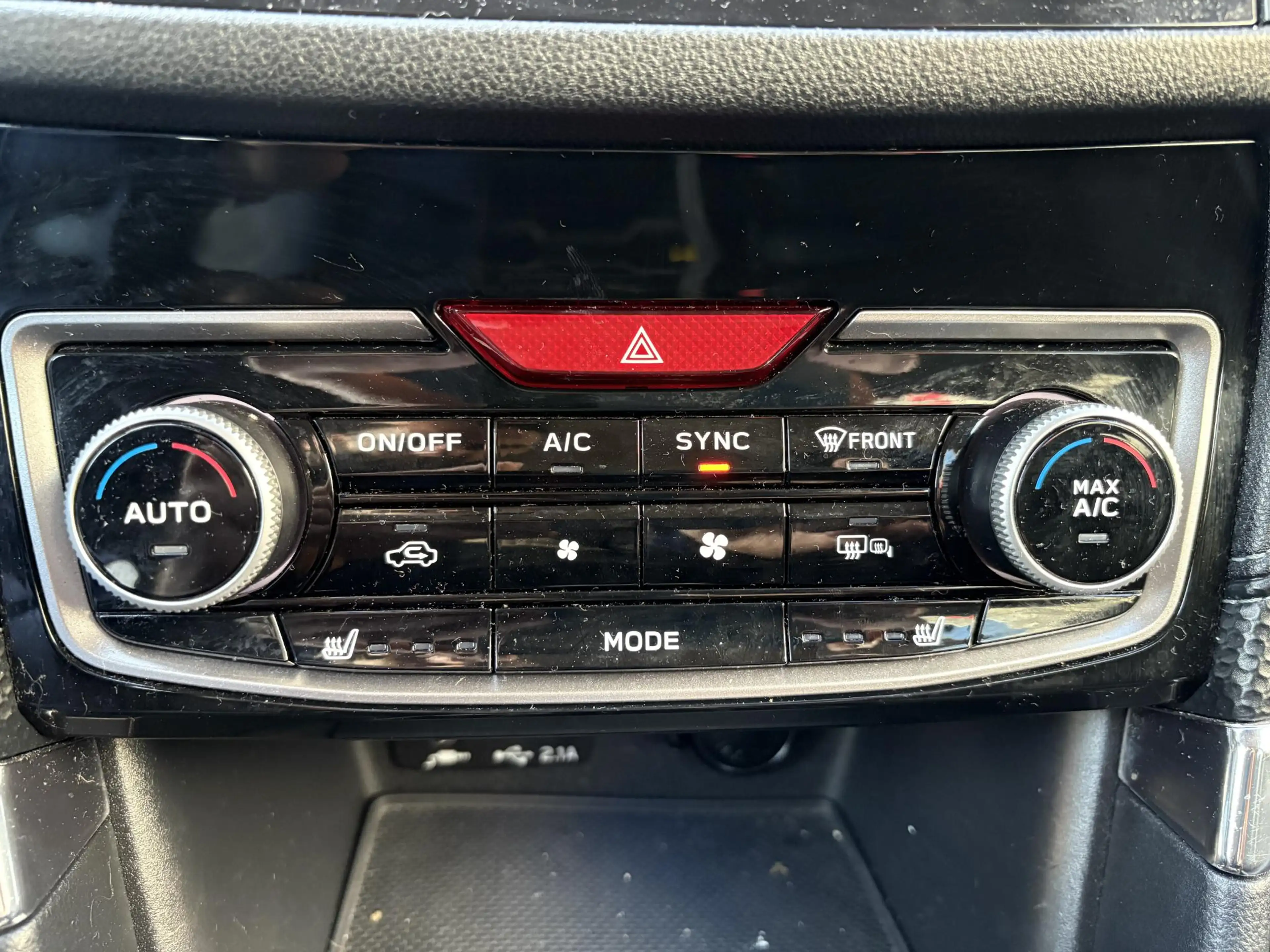 Subaru Forester 2.0i e-BOXER Luxury — photo 27