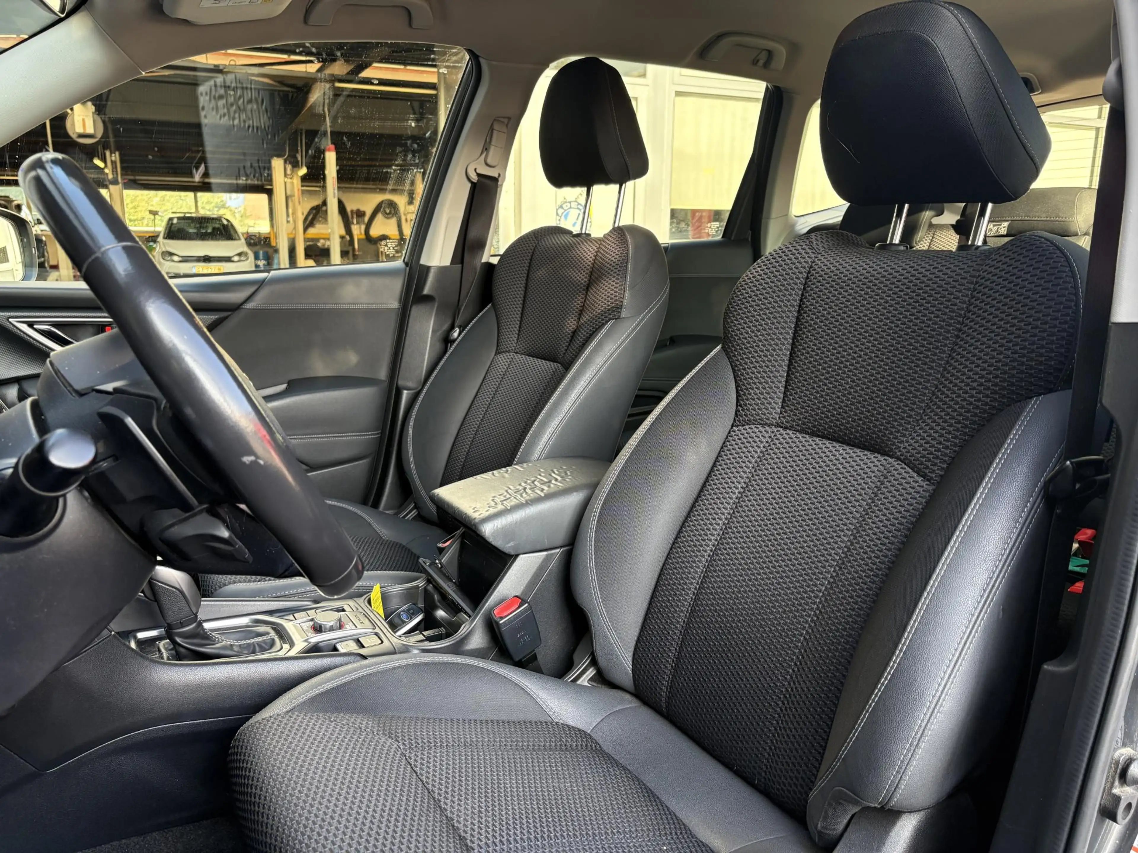 Subaru Forester 2.0i e-BOXER Luxury — photo 13