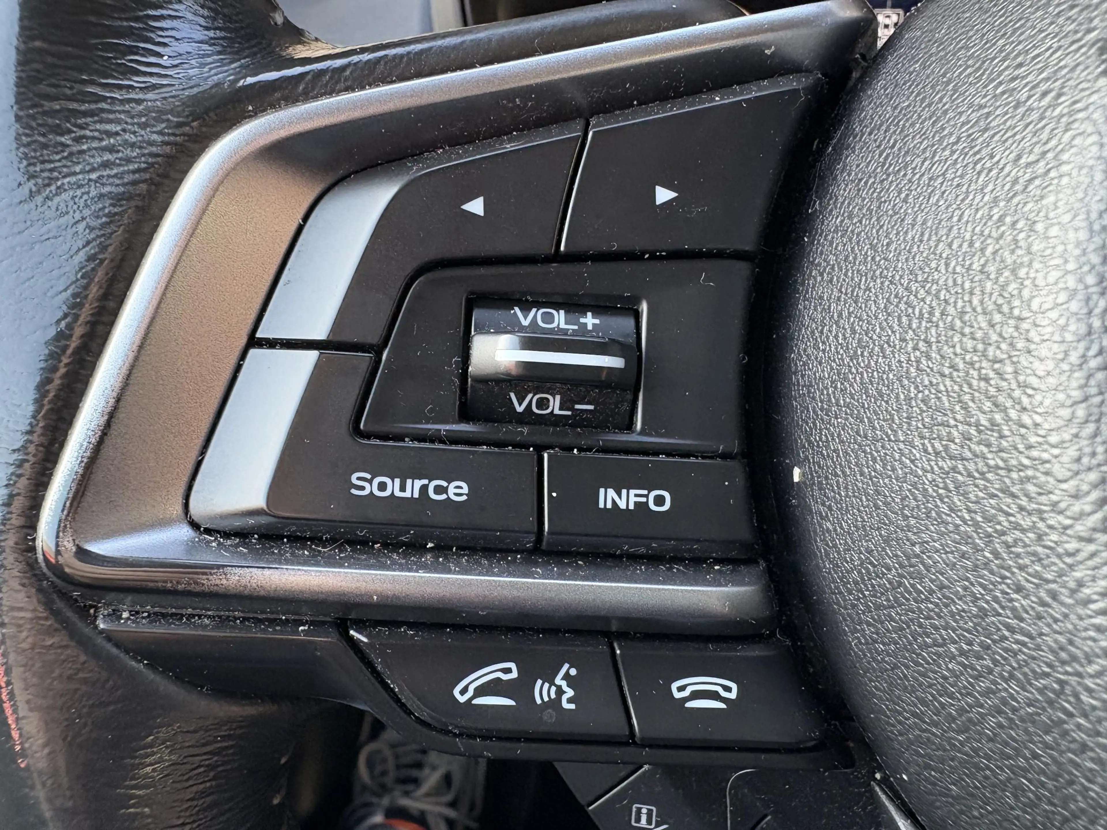 Subaru Forester 2.0i e-BOXER Luxury — photo 38