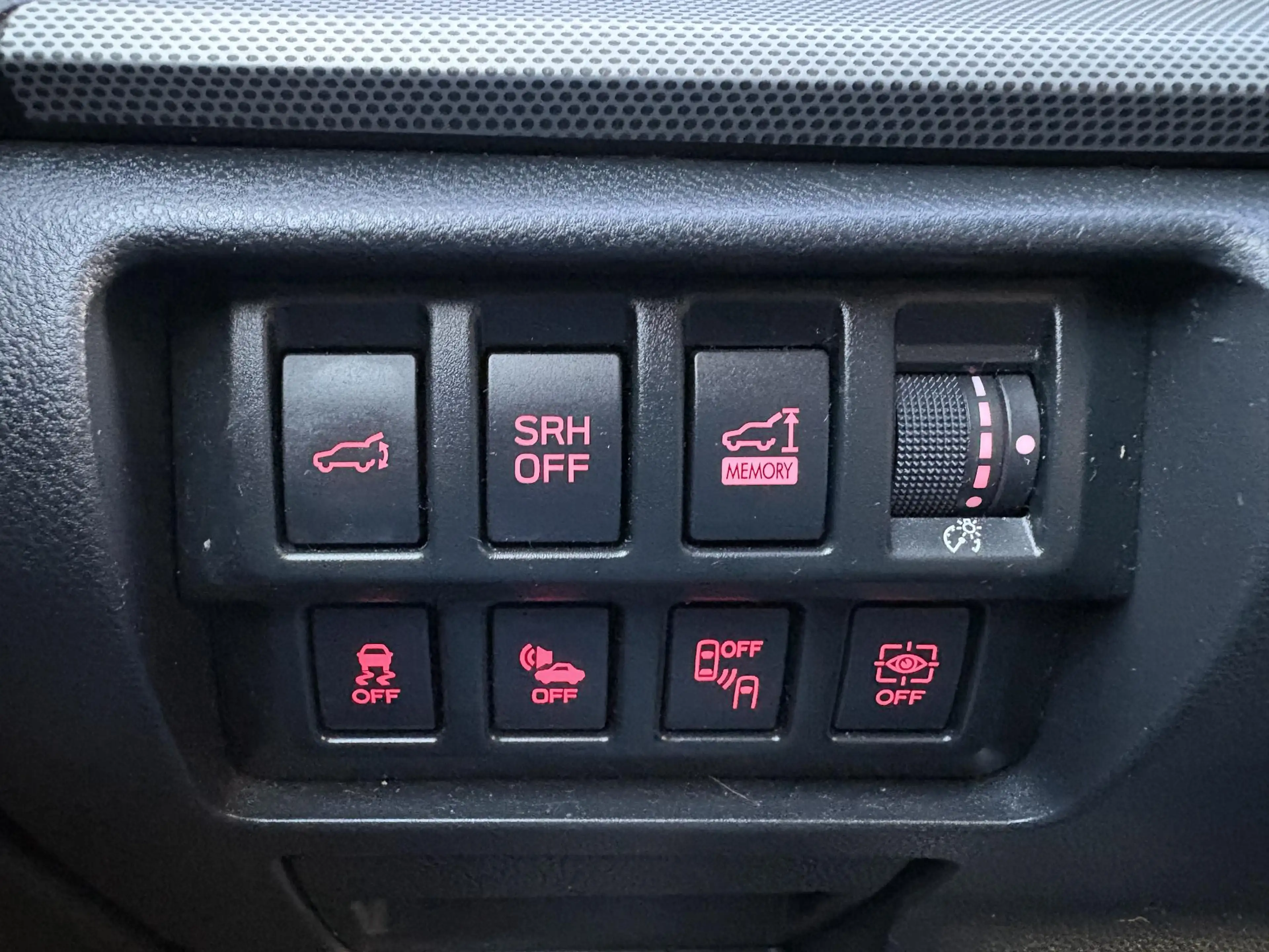 Subaru Forester 2.0i e-BOXER Luxury — photo 34