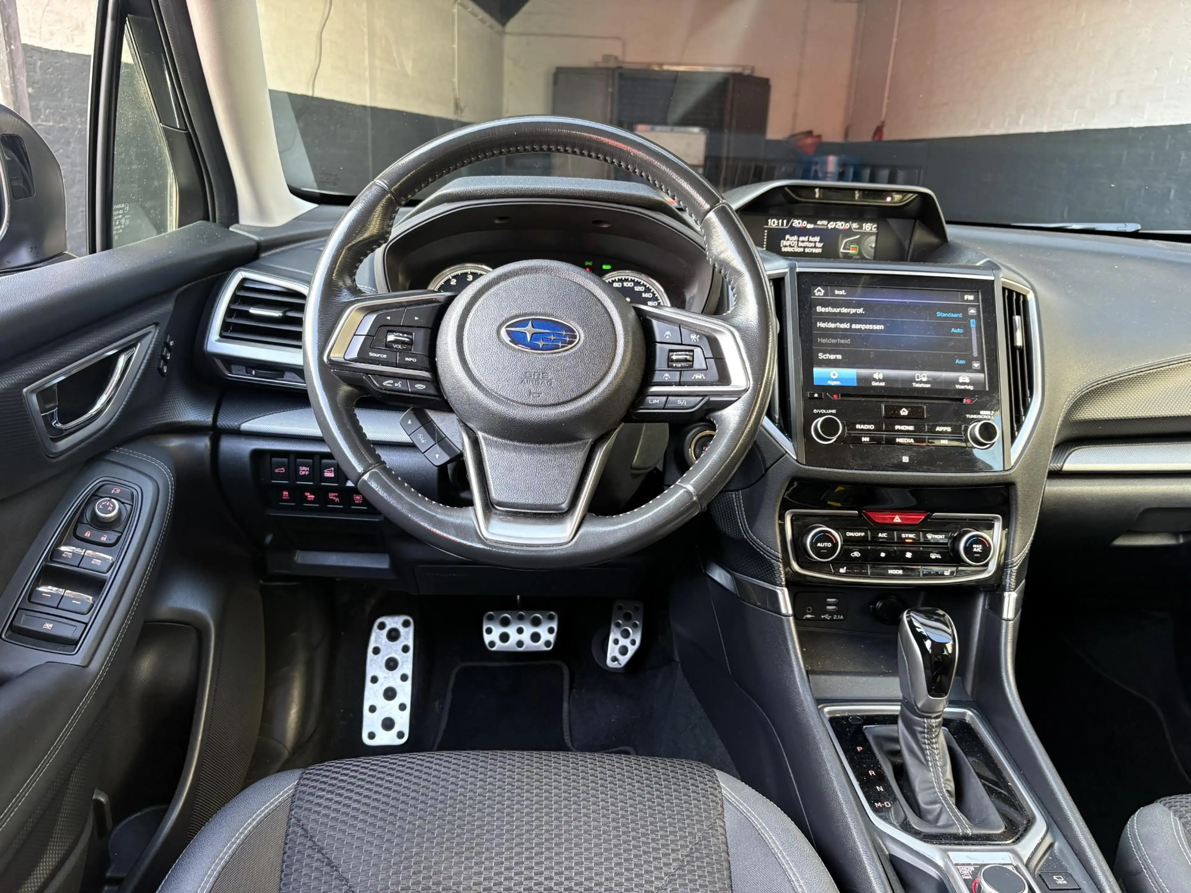 Subaru Forester 2.0i e-BOXER Luxury — photo 15