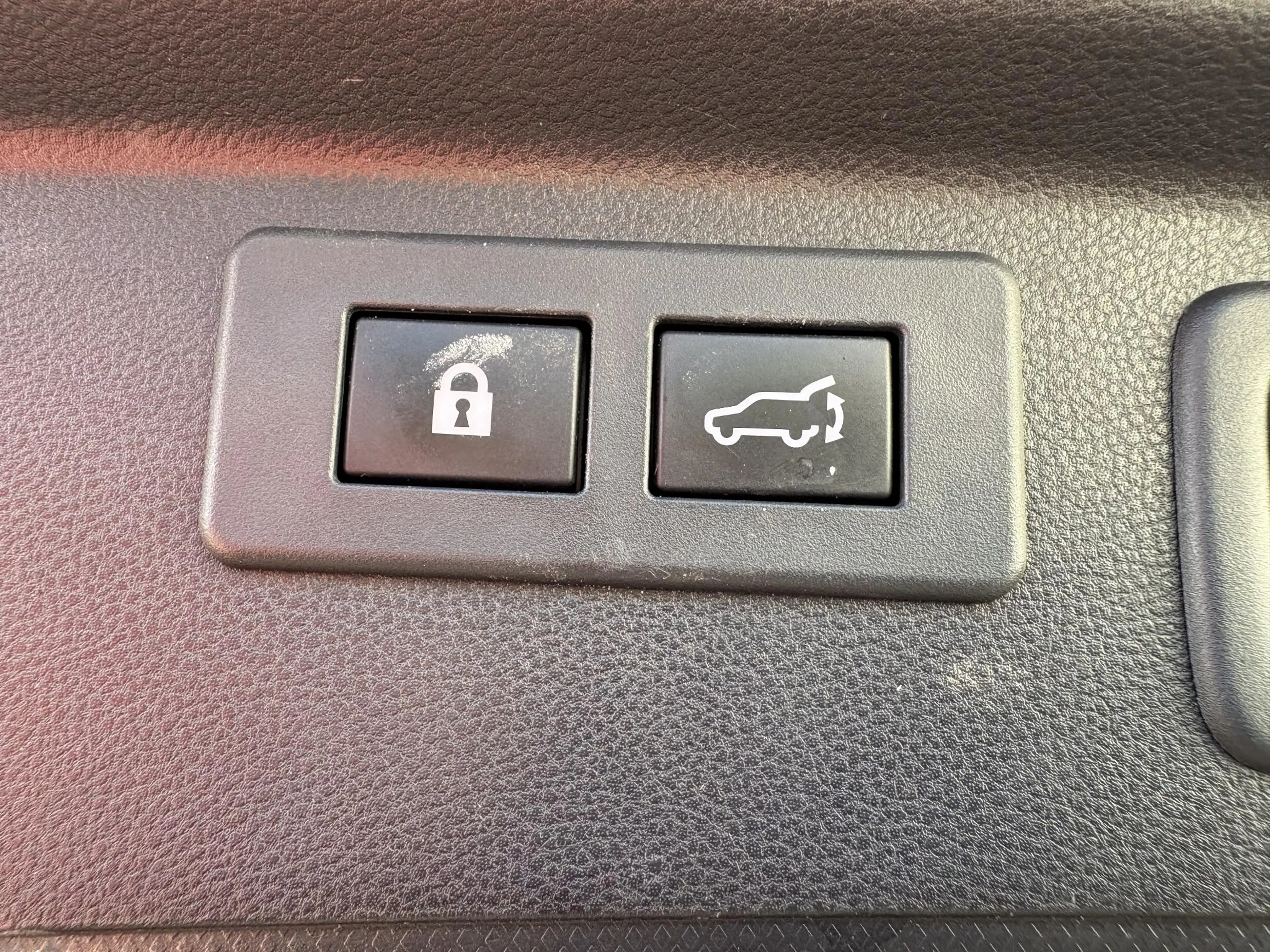 Subaru Forester 2.0i e-BOXER Luxury — photo 20
