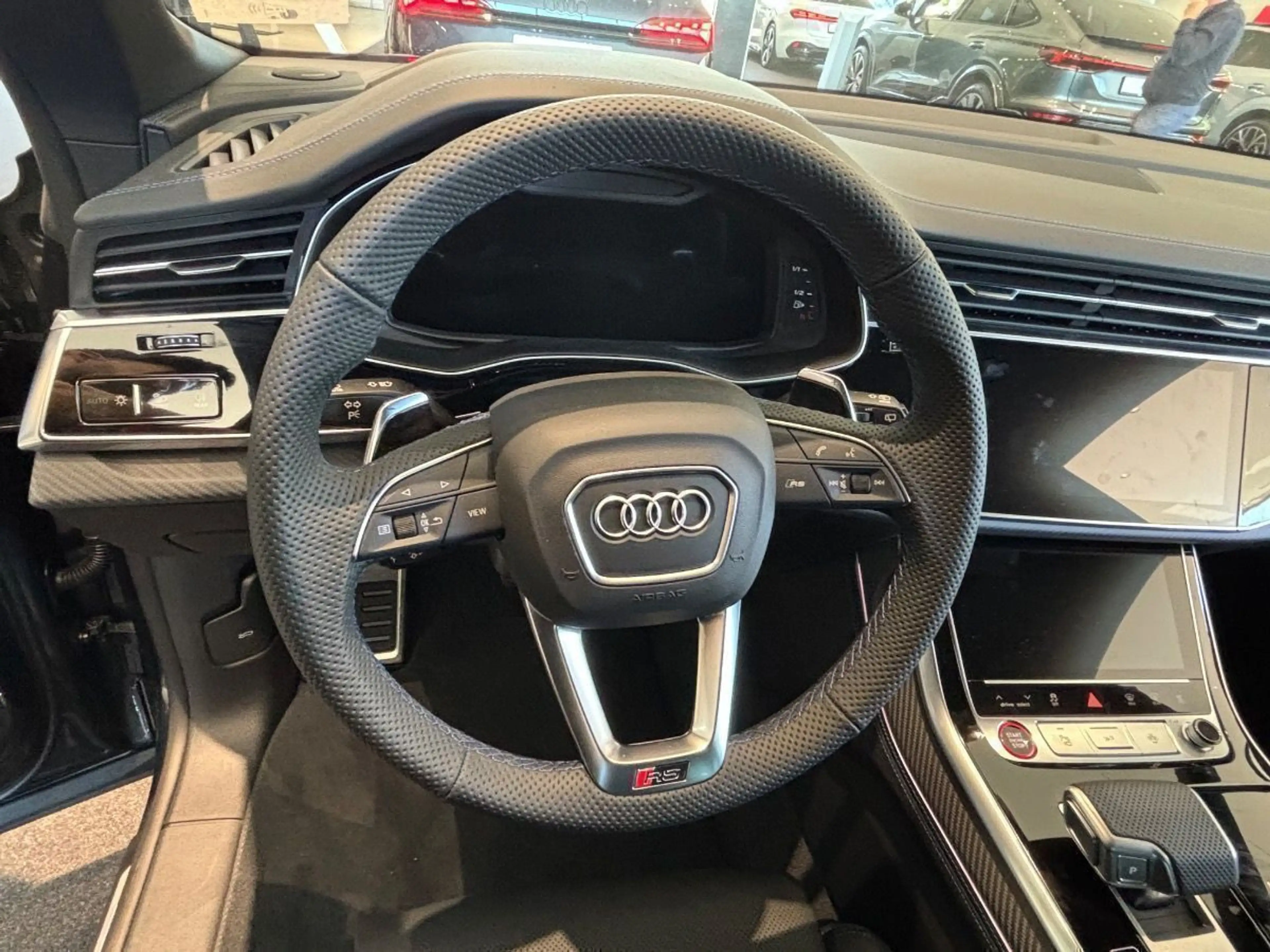 Audi RS Q8 performance tiptronic — photo 13