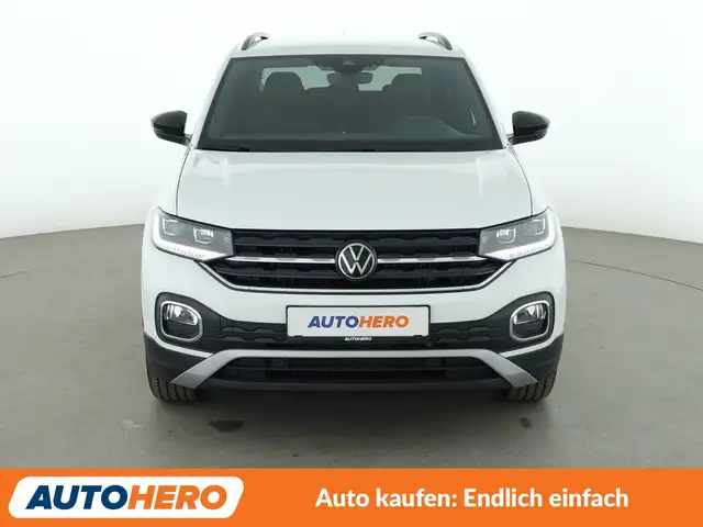 Volkswagen T-Cross view 9