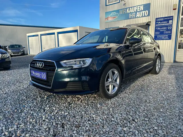 Audi A3 basis 1.0 KLIMA NAVI PDC SITZHEIZUNG
