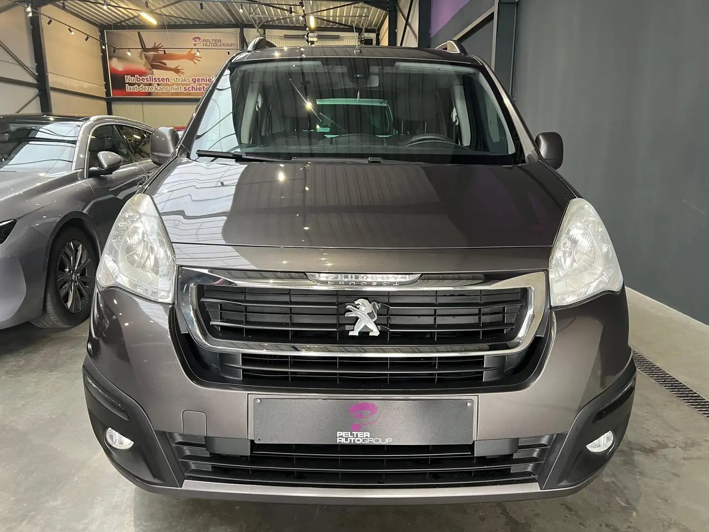 Peugeot Partner 1.2i PureTech 5-Zitpl. Cruise Control Topstaat Grigio - 2