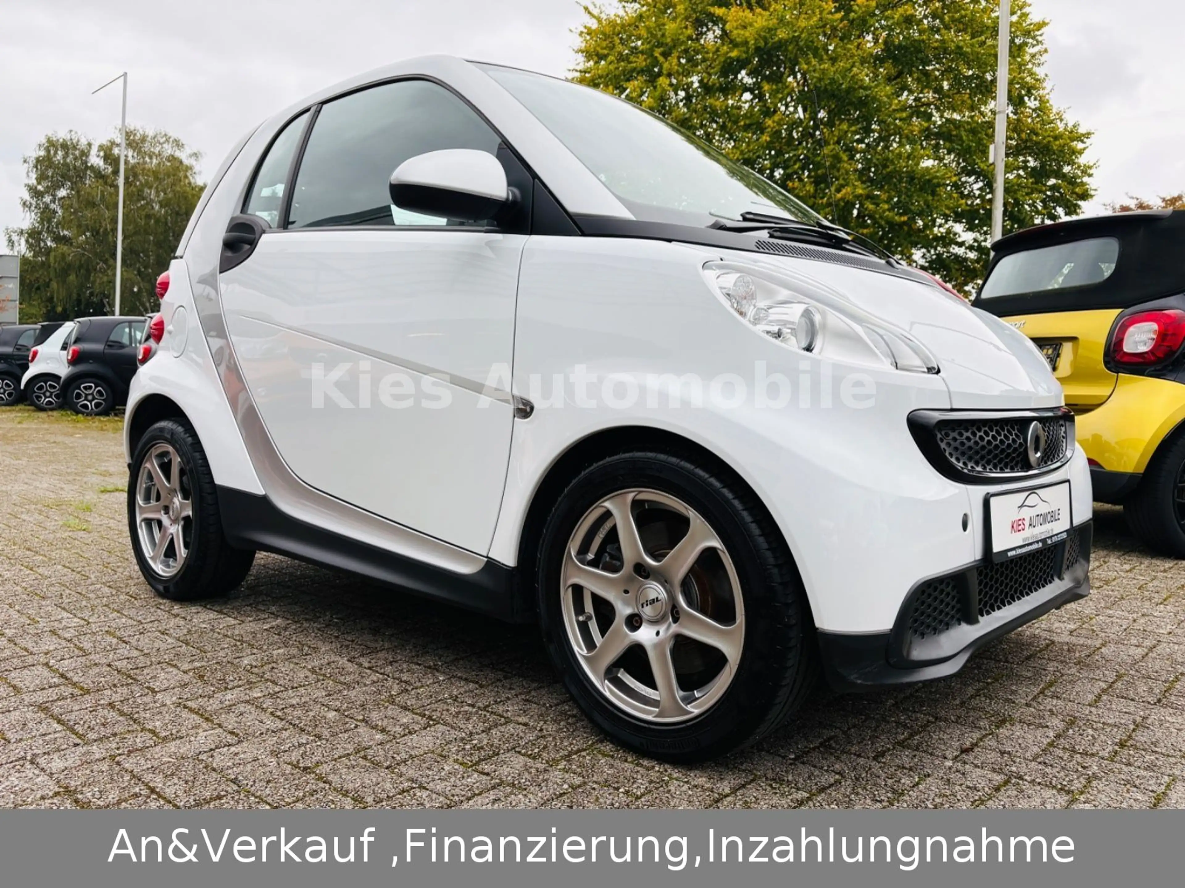 smart forTwo Passion AUTOM/SERVO/LEDER/SITZH/NAVI/ALU — photo 2