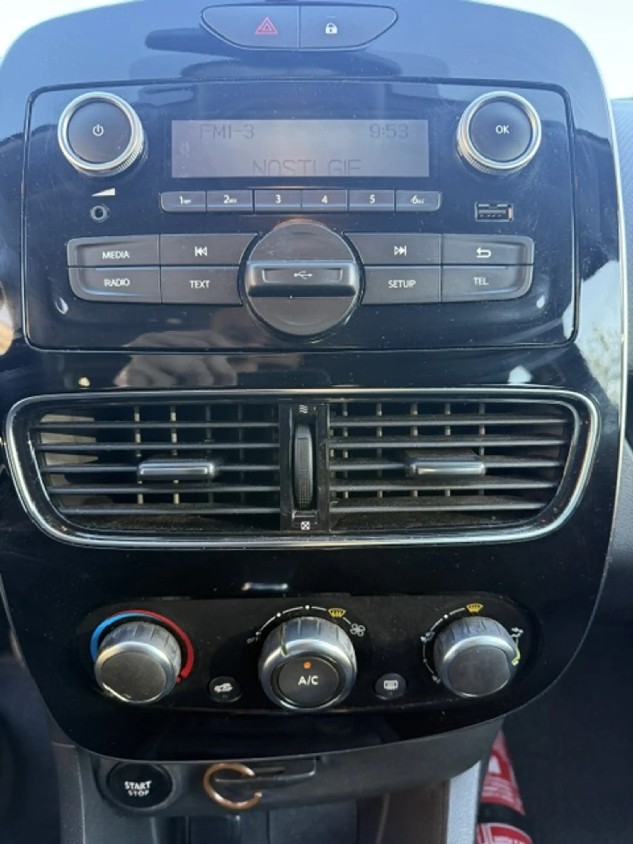 Renault Clio Clio 0.9 TCe Cool — photo 9